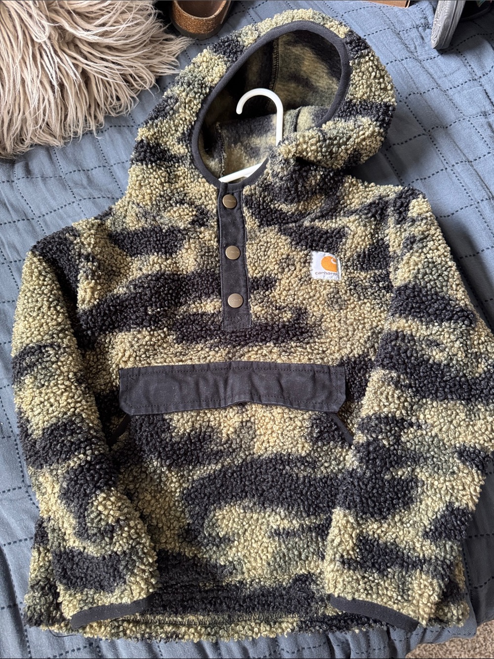 Carhartt Kids Olive and Black Sherpa Hoodie Pullover